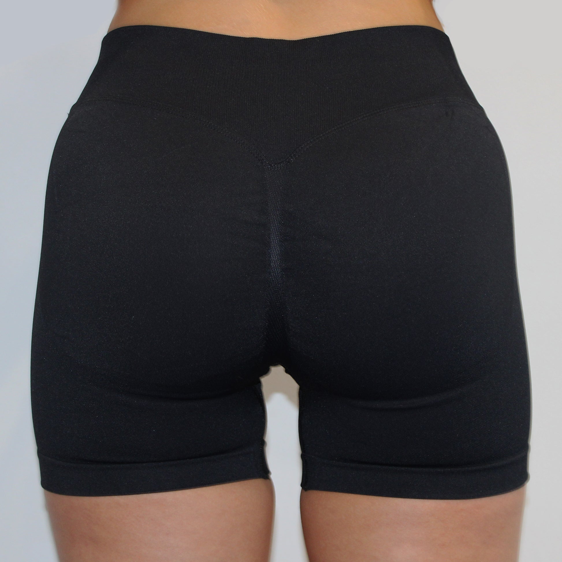 Krótkie legginsy z delikatnym push upem - Gym Crush